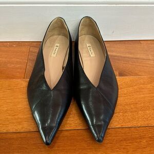 Massimo Dutti Women's black pointed toe wrap flats size 41